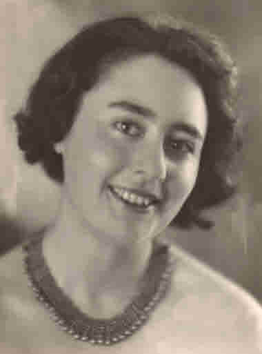 Ida Simons portrait_c Fam Simons.jpg