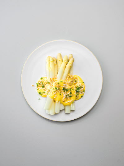 Menyer Vit sparris med mandelhollandaise s.id. 30.jpg