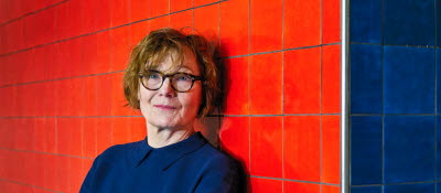 Ingvar Lundbergpristagare 2018: Anne-Marie Körling är lärare, författare, krönikör, bloggare och flitigt anlitad föreläsare. Vid sidan om läraryrket i Hjulsta verkar hon som pedagogisk sakkunnig, lärarutbildare och som handledare i pedagogisk utveckling. Hon anlitas för expertuppdrag för bland annat Skolverket och Skolinspektionen och hon sitter med i referensgruppen för Läsdelegationen. 2015–2017 utsågs Anne-Marie Körling till Sveriges läsambassadör av Kulturrådet och hon sitter med i styrelsen i IBBY Sverige (International Board on Books for Young People). Hon har tilldelades Svenska Akademiens Svensklärarpris, Microsofts innovativa lärarpris och hon har även fått Sciras (Swedish Council of the International Reading Association) hedersdiplom för sina läsinsatser.