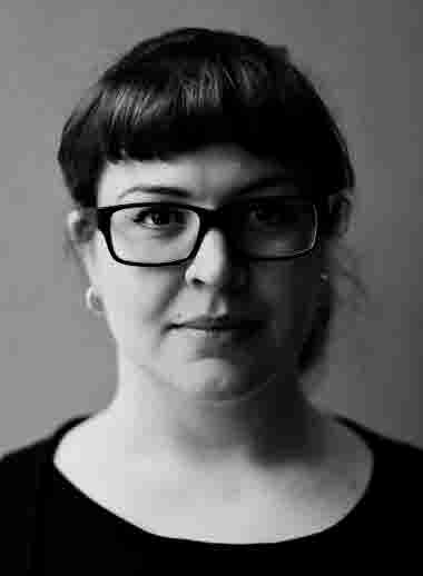 Skott_Julia_SaraMacKey_porträtt.jpg