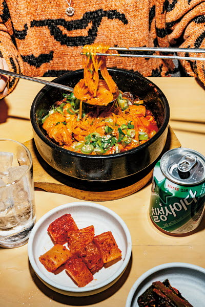 Inlagebild, Koreanska grytor av Gustav Kyhlberg, foto: Jonas Cramby