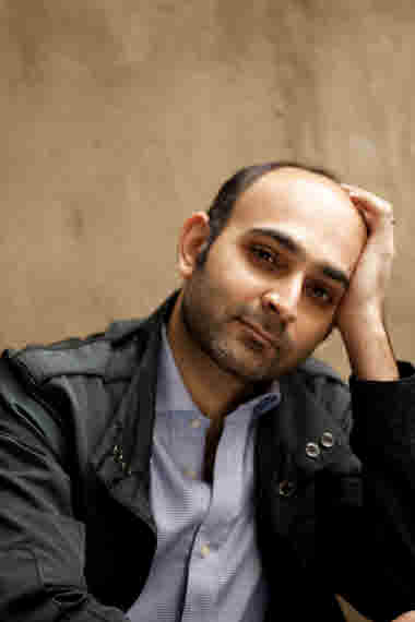 Mohsin Hamid (c) Jillian Edelstein.jpg