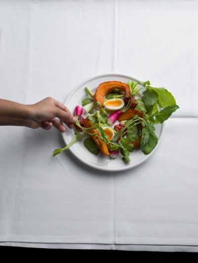 Snacks, sallad, pasta & dessert, foto Charlie Drevstam. 