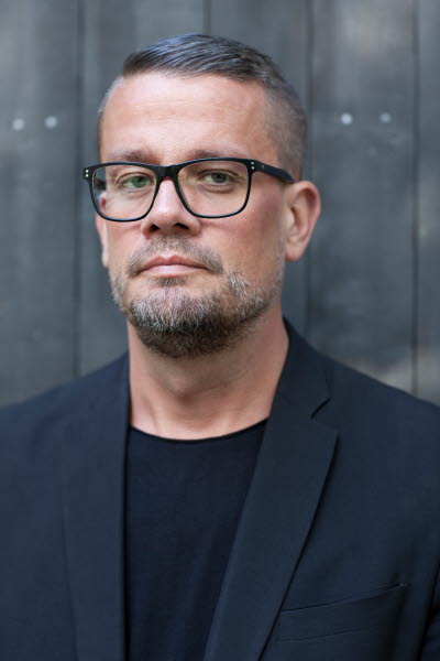 Niklas Gårdfeldt  Leavy
Vargöga