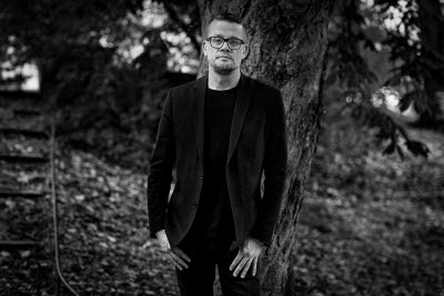 Niklas Gårdfeldt  Leavy
Vargöga